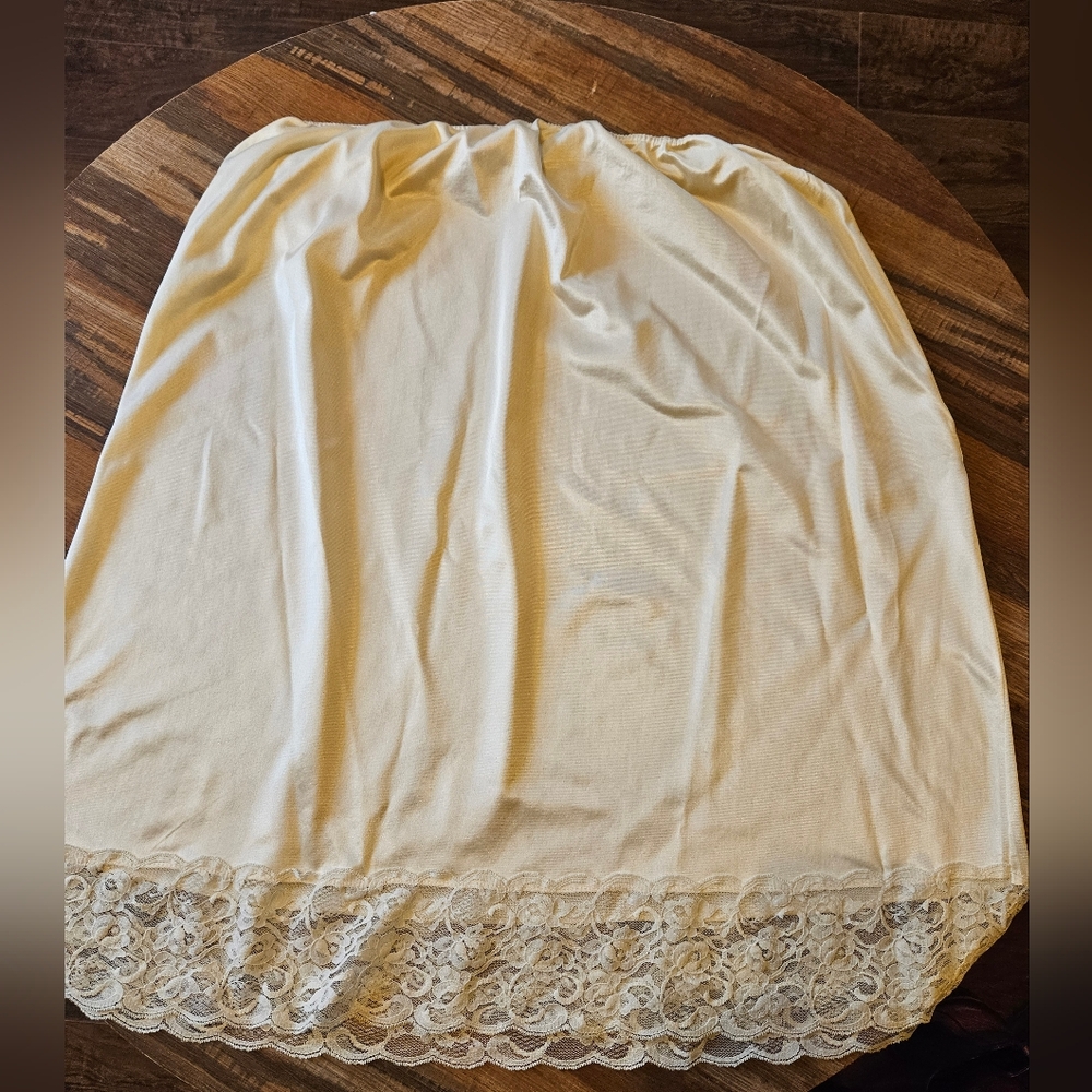 Plus Vintage Fortune Half Slip Sz 3x Champaign Color.  A